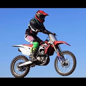 Meet your Posher, Cameron